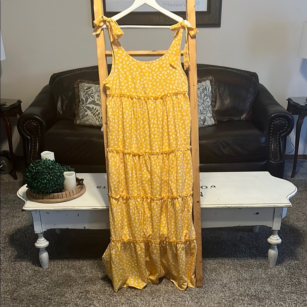 Yellow Sleeveless Maxi Dress with White Floral Pattern